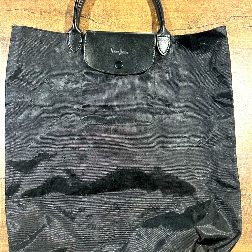 NEIMAN MARCUS BLACK TOTE BAG